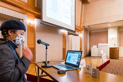 成果発表会・修了式の司会の写真